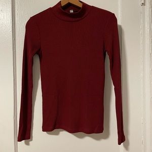 Uniqlo Ribbed Mock neck